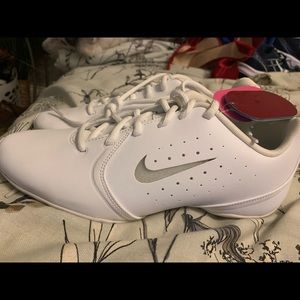Brand New Nike Cheer Shoes, 8.5